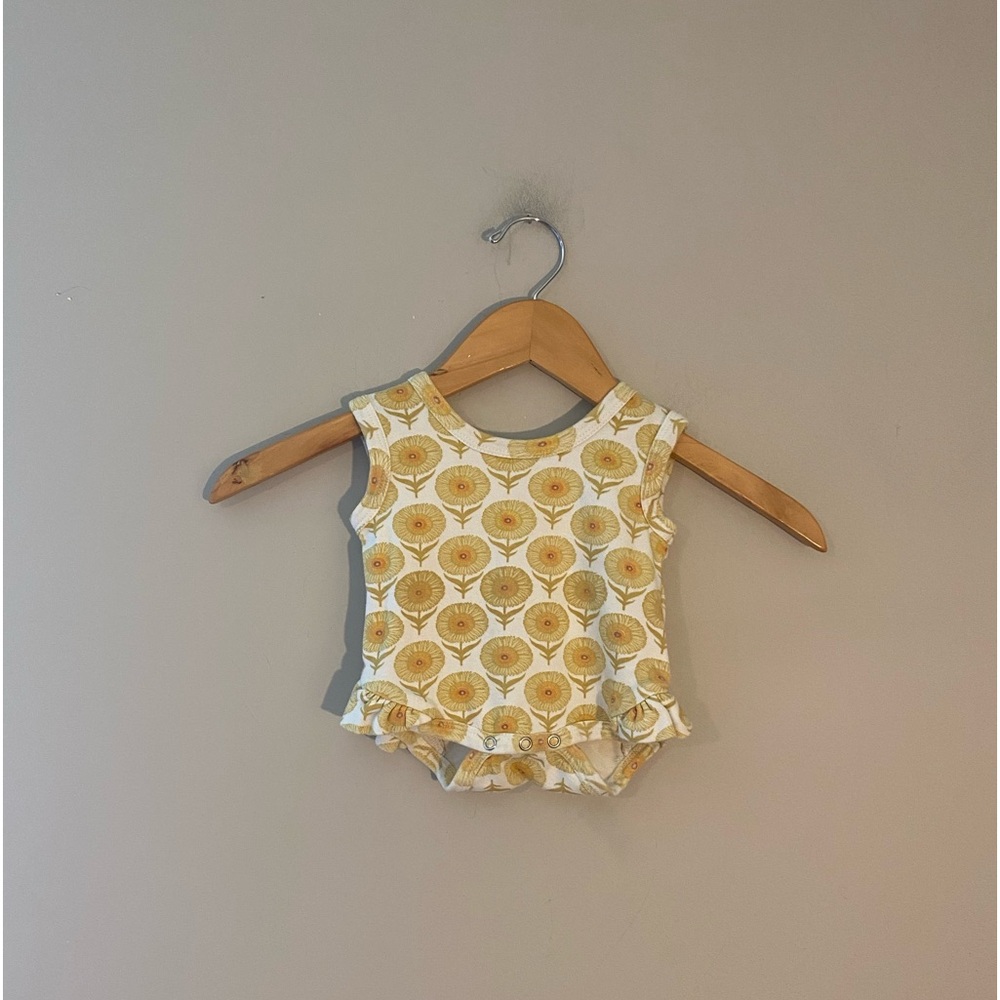 $14 ADD ON 3-6M kate‎ quinn romper sunflower ruffled onesie zara Jamie kay Rylee